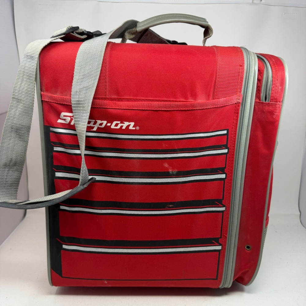 Snap-on Tools Red Soft Sided Travel Day Bag Lunch Box Shoulder Strap